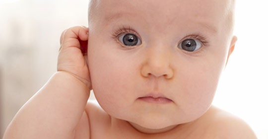 Otitis, causa de dolor de oídos en niños y bebés.